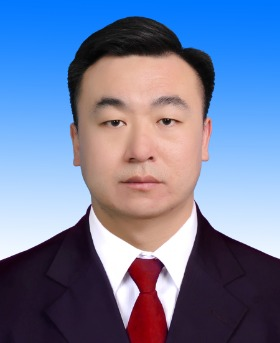 岳伟.png