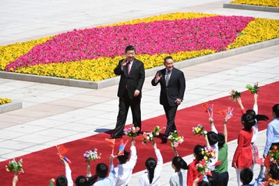 习近平同蒙古国总统巴特图勒嘎举行会谈