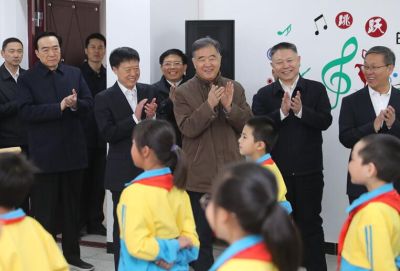 汪洋：牢牢把握总目标 推动新疆大局持续向好